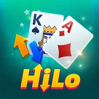 Bàn chơi Poker với các lá bài và chip cược
